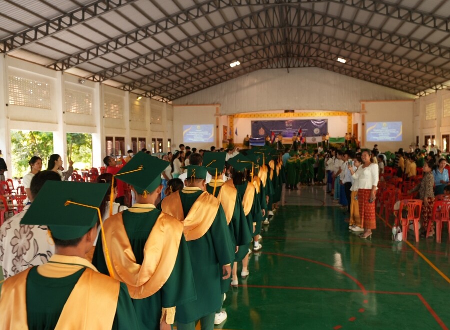 HIW08629 (1) (900x675)